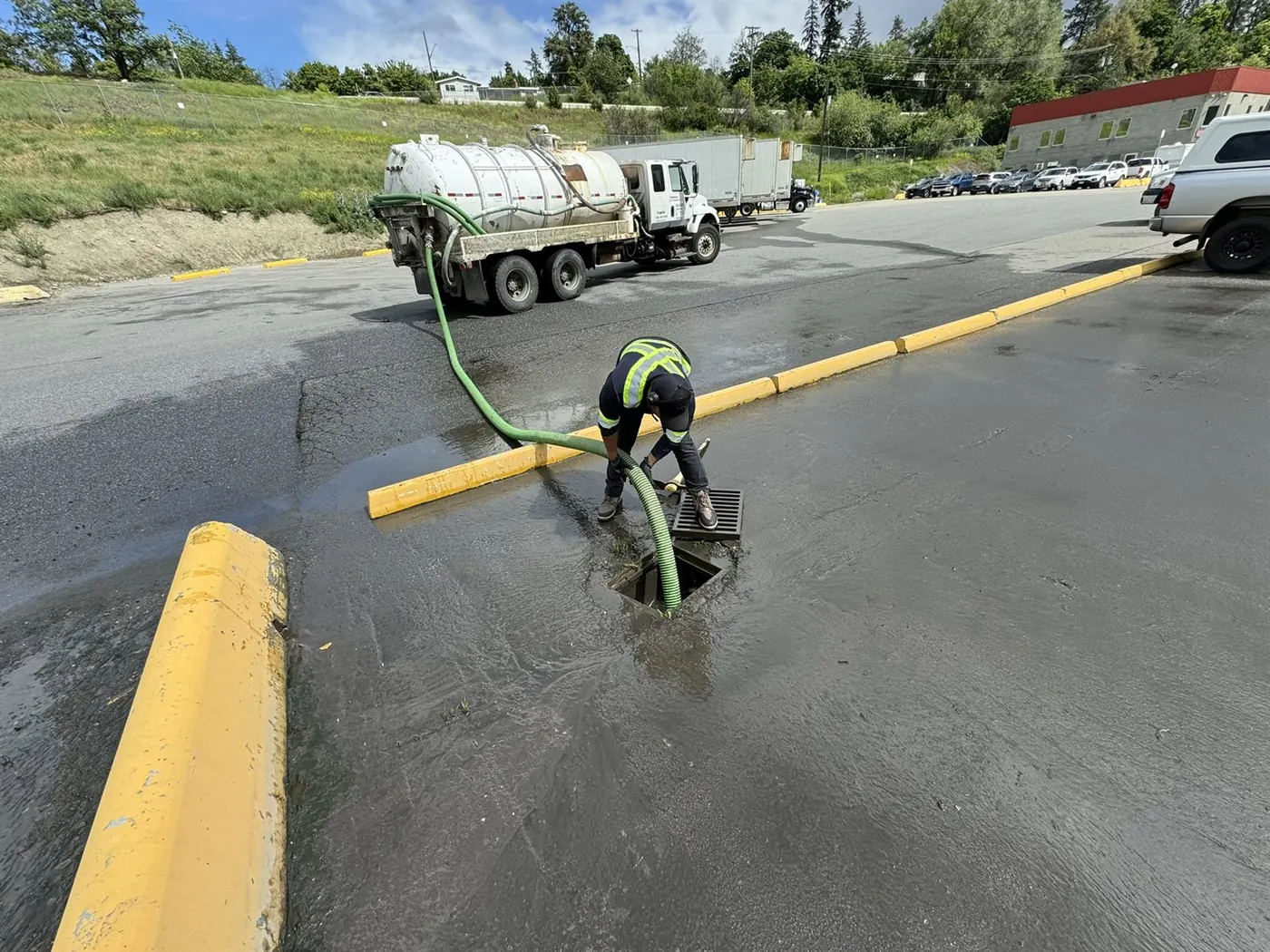 Commercial vacuum truck service